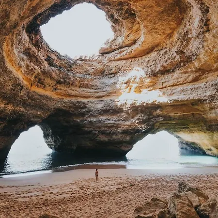 Located منزل للإقامة *