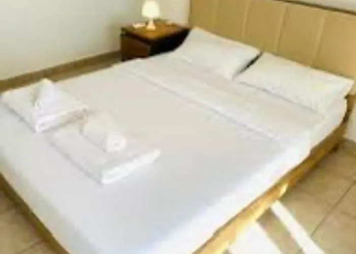 Located ホームステイ *