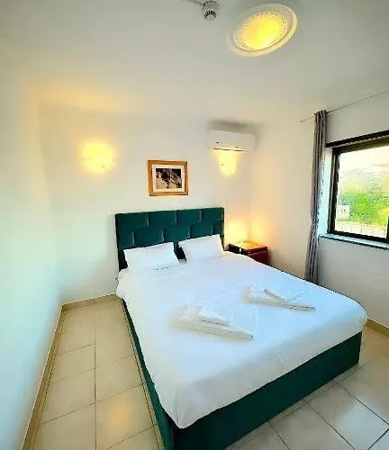 Located ホームステイ