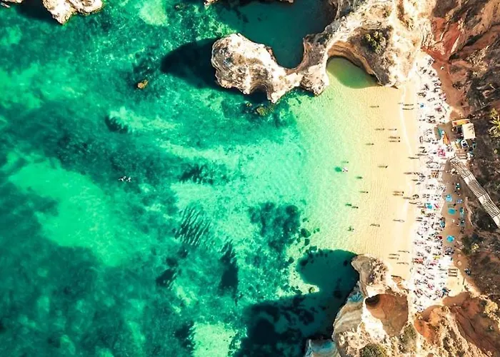 ホームステイ Located